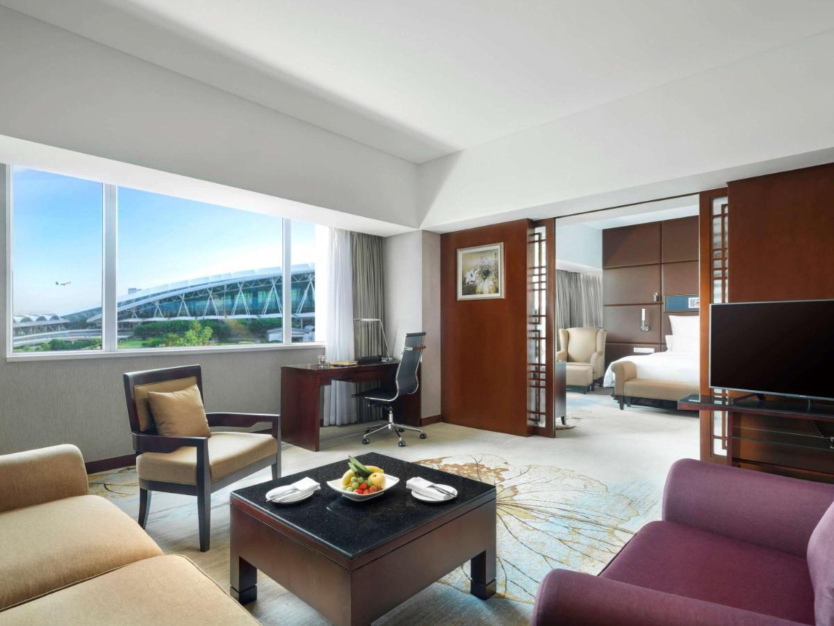 Pullman Guangzhou Baiyun Airport - Free Shuttle Bus & Official Registration Agency During Canton Fair Екстериор снимка